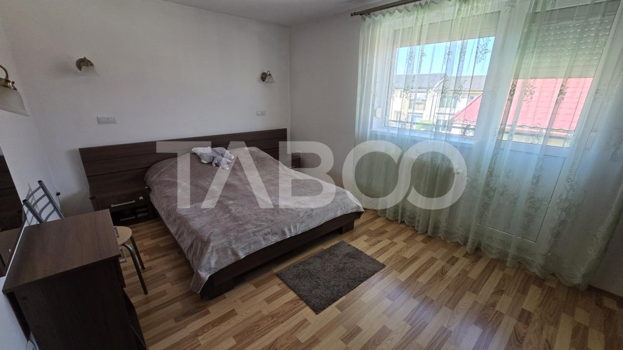 Apartament de vanzare 4 camere 2 bai garaj si curte in Turnisor