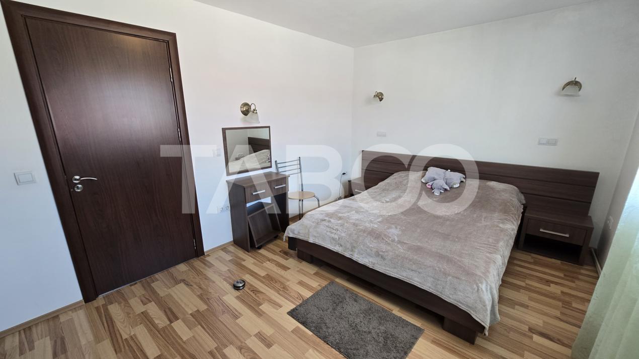 Apartament de vanzare 4 camere 2 bai garaj si curte in Turnisor
