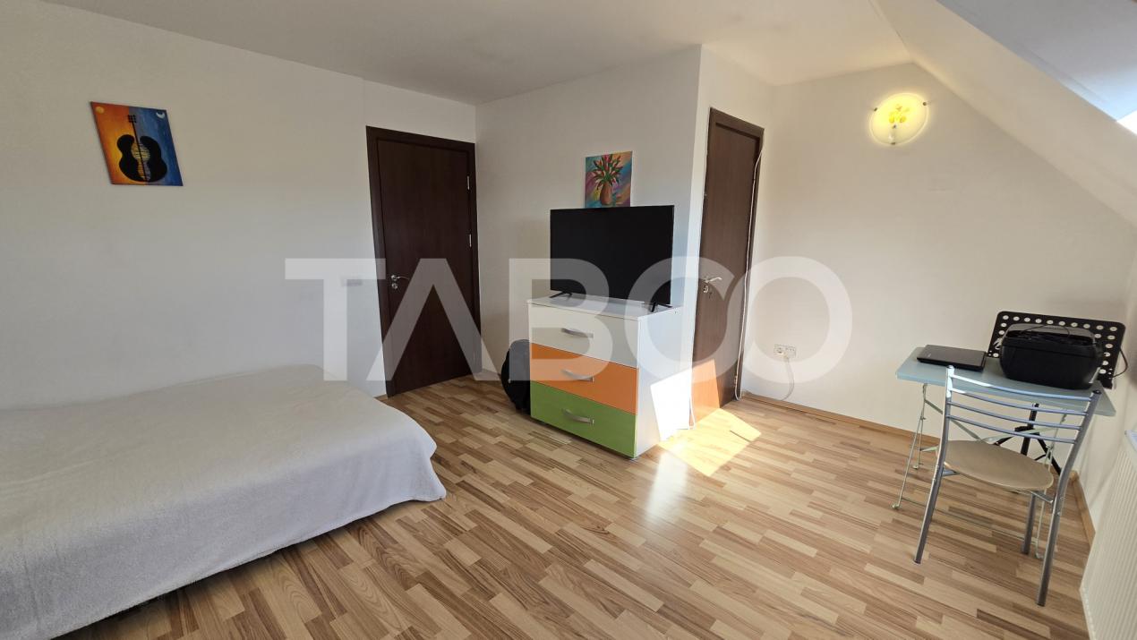 Apartament de vanzare 4 camere 2 bai garaj si curte in Turnisor