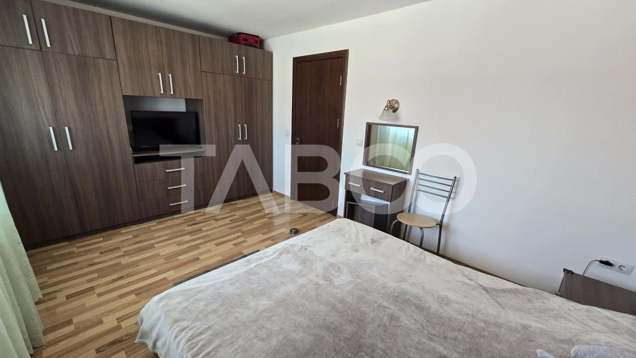 Apartament de vanzare 4 camere 2 bai garaj si curte in Turnisor