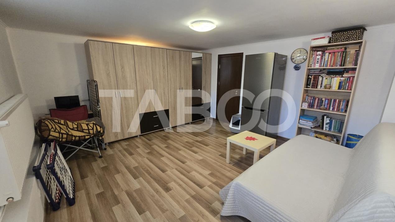 Apartament de vanzare 4 camere 2 bai garaj si curte in Turnisor