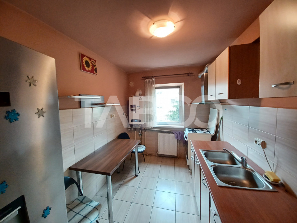 Apartament de vanzare 4 camere 75mp cu 2 balcoane Mihai Viteazul Sibiu