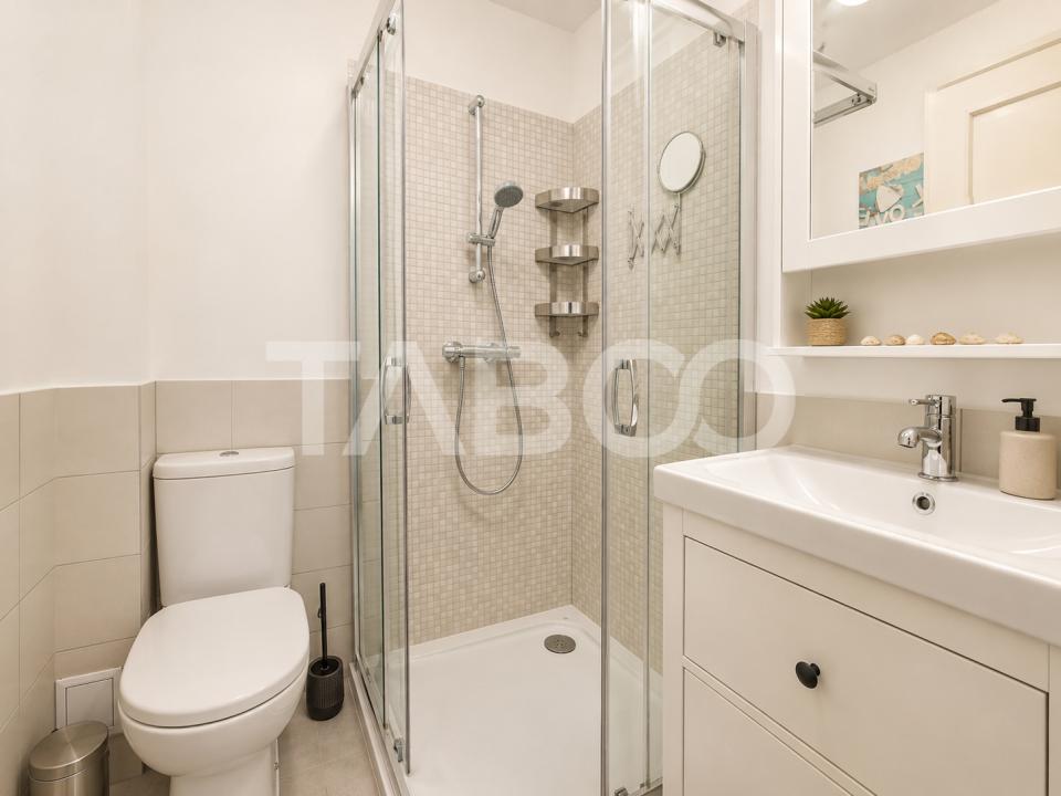 Apartament de vanzare 4 camere balcon boxa lift bloc nou zona Centrala