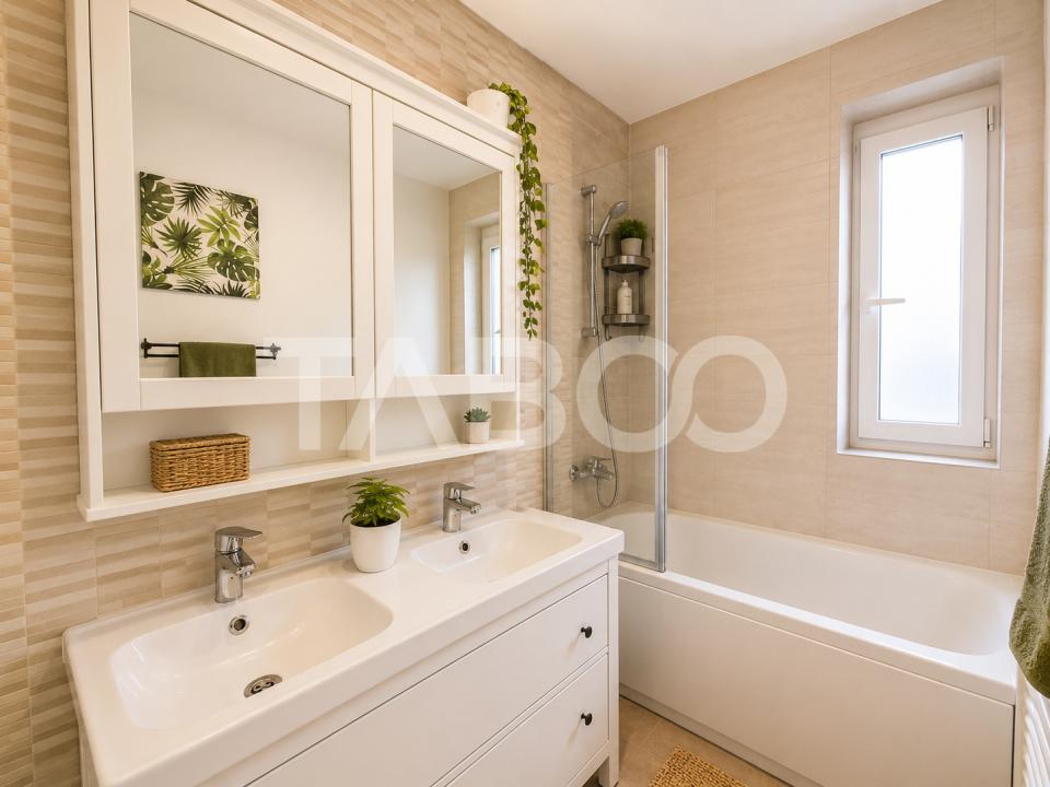 Apartament de vanzare 4 camere balcon boxa lift bloc nou zona Centrala