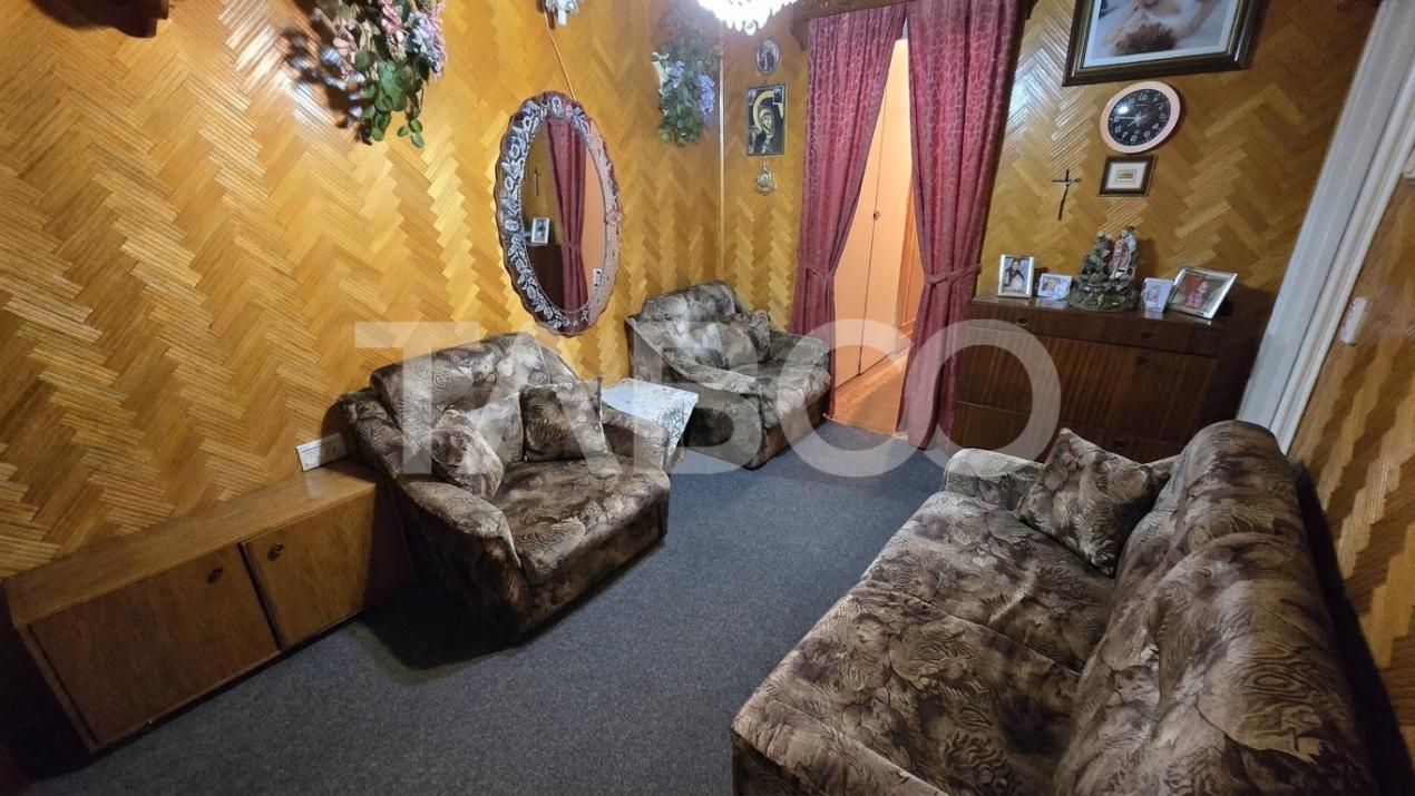 Apartament de vanzare 4 camere decomandate etaj 1 Vasile Aaron Sibiu