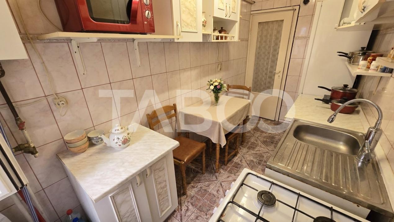 Apartament de vanzare 4 camere decomandate etaj 1 Vasile Aaron Sibiu