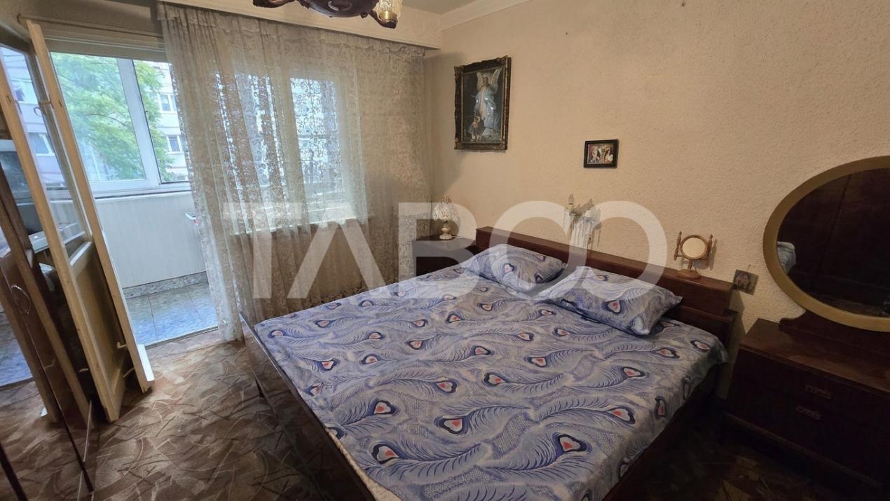 Apartament de vanzare 4 camere decomandate etaj 1 Vasile Aaron Sibiu