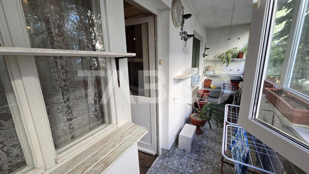Apartament de vanzare 4 camere decomandate etaj 1 Vasile Aaron Sibiu