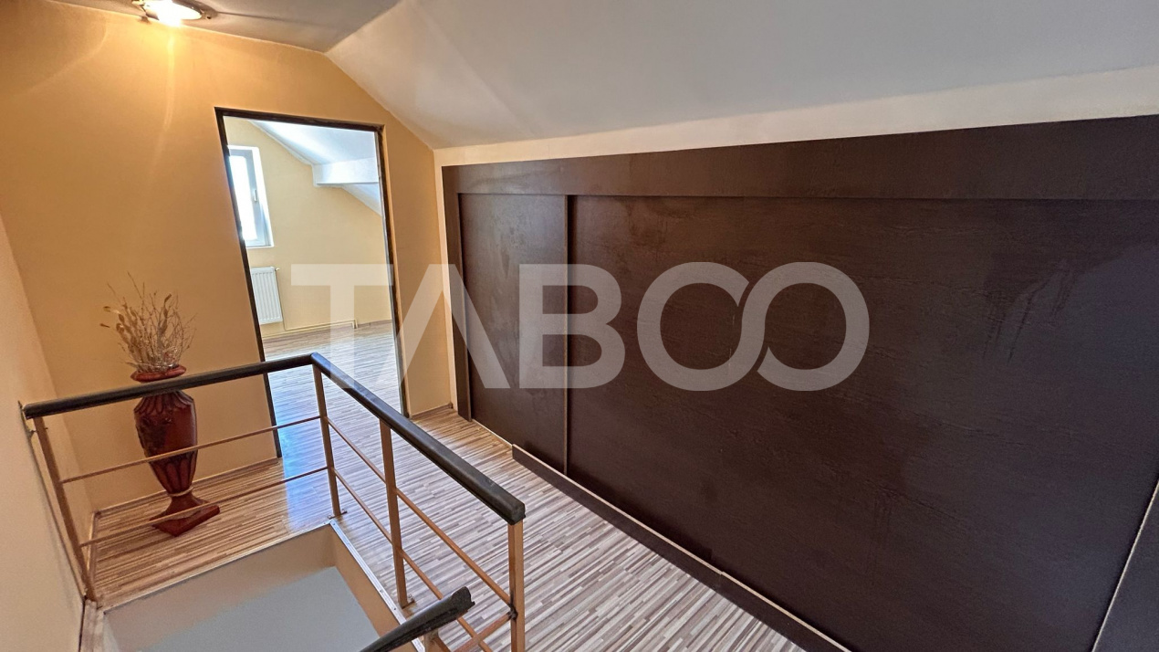 Apartament de vanzare 4 camere mobilat utilat balcon Vasile Aaron 