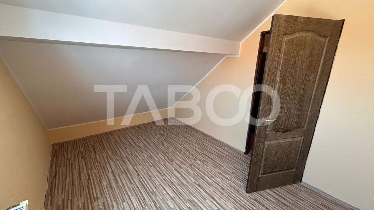 Apartament de vanzare 4 camere mobilat utilat si balcon Vasile Aaron 