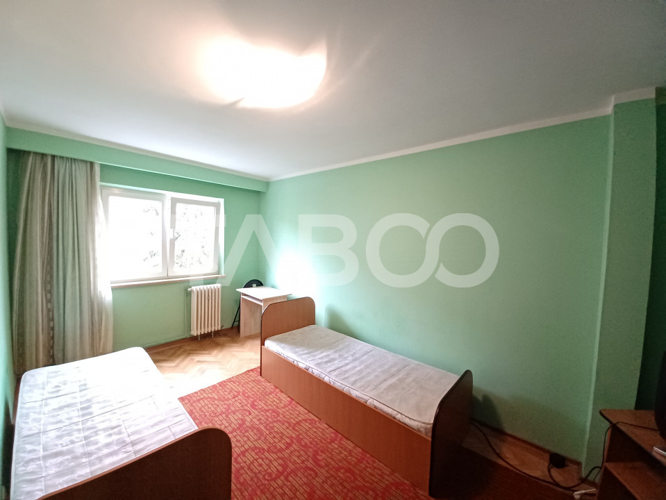 Apartament de vanzare 4 camere si 2 balcoane Mihai Viteazul Sibiu