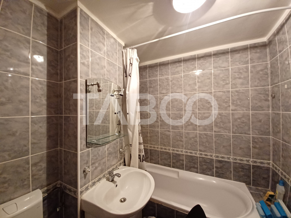 Apartament de vanzare 4 camere si 2 balcoane Mihai Viteazul Sibiu