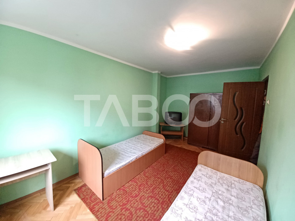 Apartament de vanzare 4 camere si 2 balcoane Mihai Viteazul Sibiu
