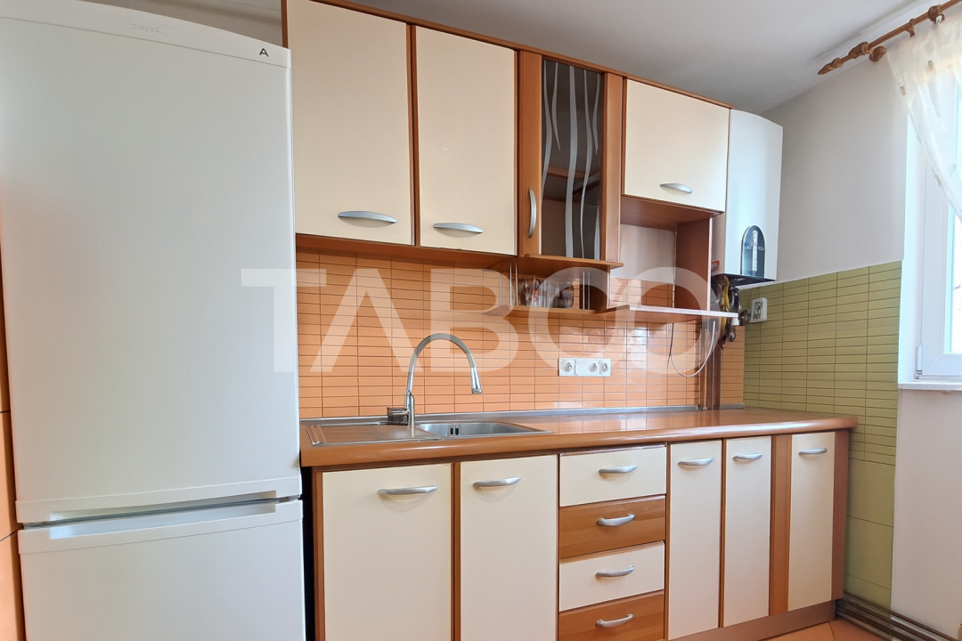 Apartament de vanzare 4 camere si balcon in Turnisor 85 mpu