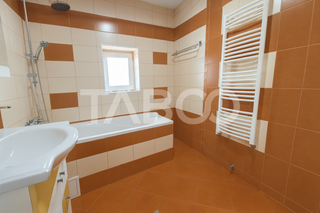 Apartament de vanzare 4 camere si balcon in Turnisor 85 mpu