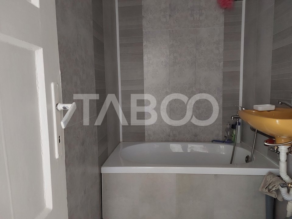 Apartament de vanzare 41 mp 2 camere etaj 2 balcon Cisnadie