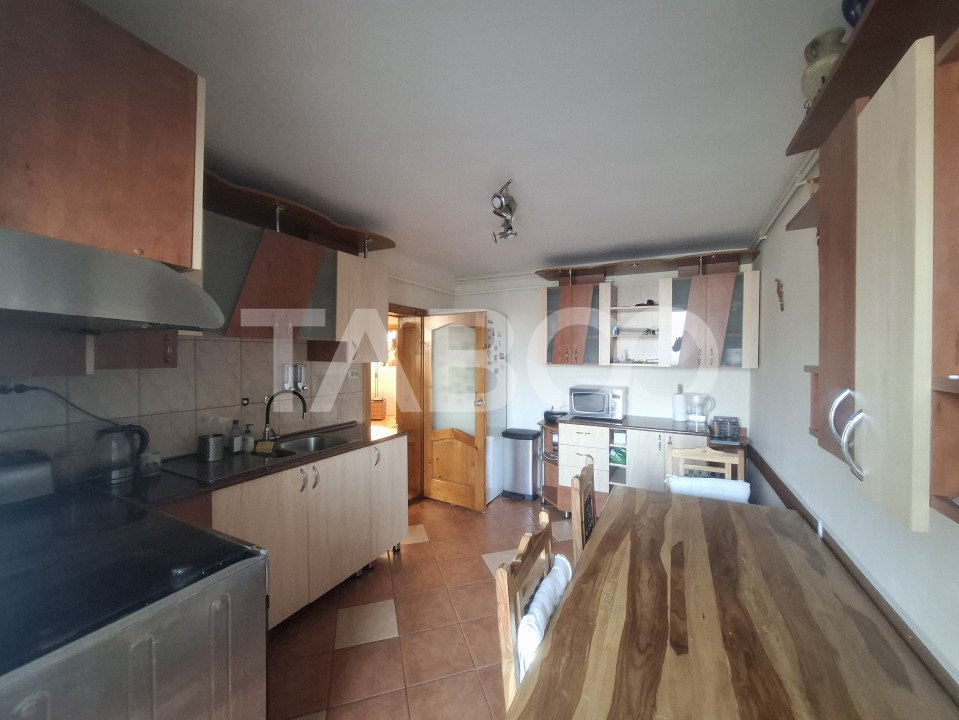 Apartament de vanzare 5 camere 138 mp utili zona Siretului Sibiu