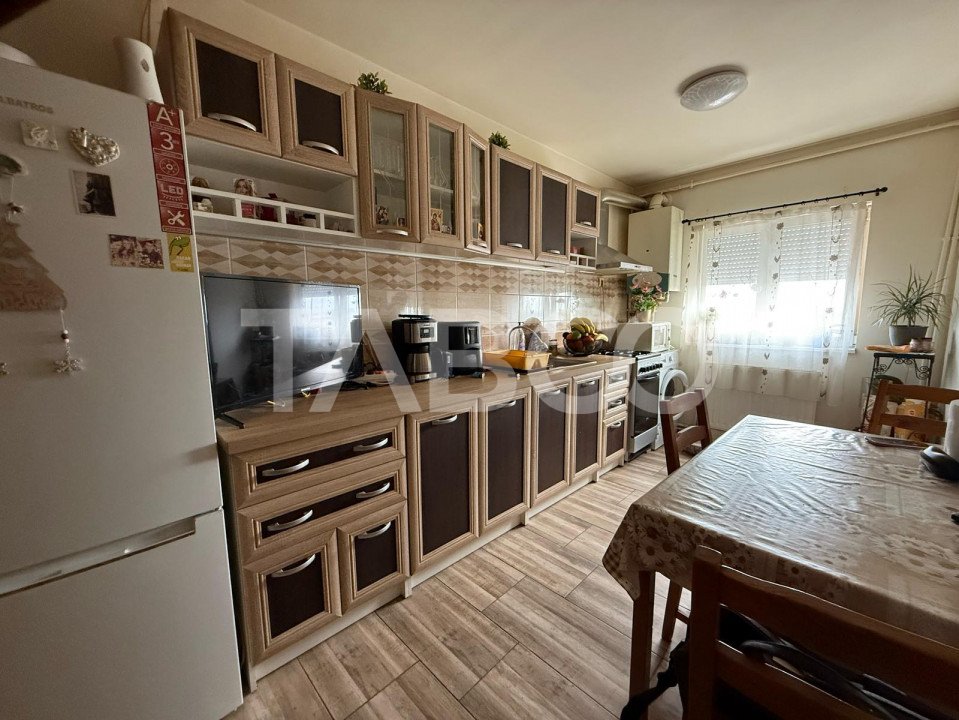 Apartament de vanzare 59 mpu 3 dormitoare zona linistita Tiglari Sibiu