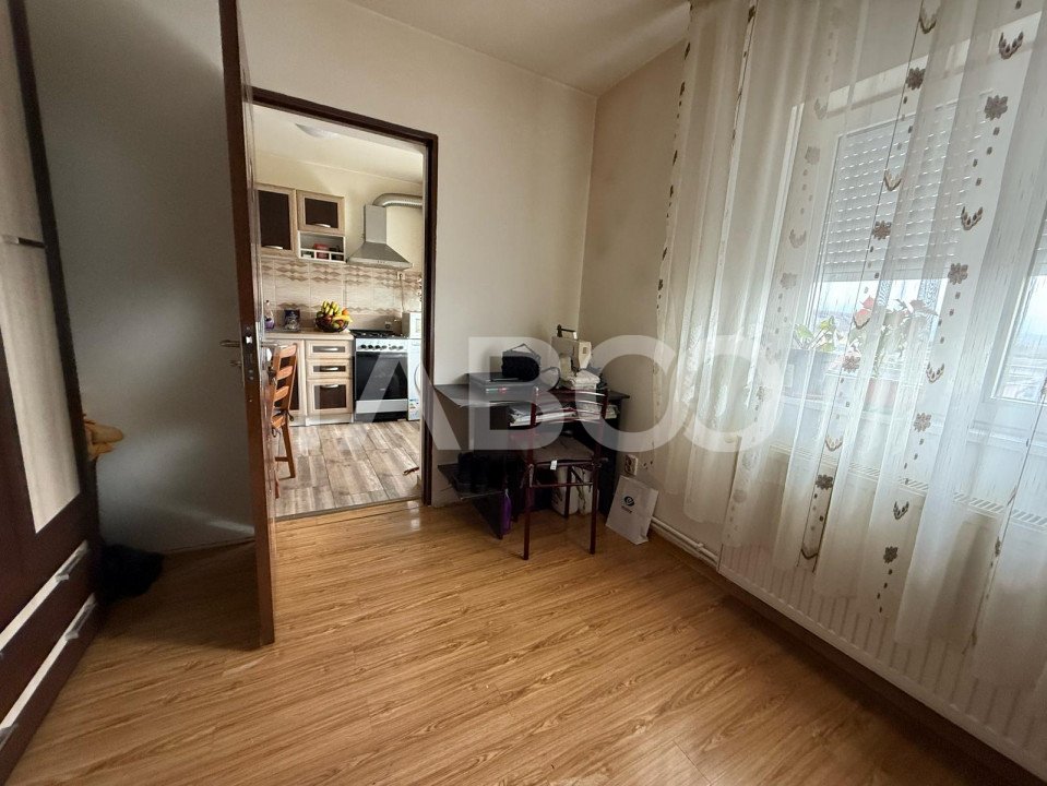 Apartament de vanzare 59 mpu 3 dormitoare zona linistita Tiglari Sibiu