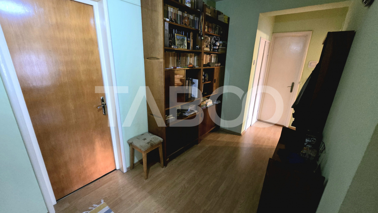 Apartament de vanzare 60mp 3 camere decomandate in zona Strand Sibiu