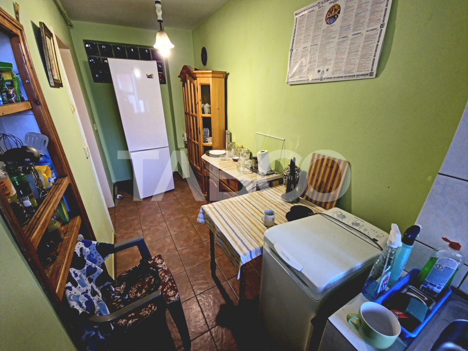 Apartament de vanzare 60mp decomandat 3 camere 2 balcoane  Strand