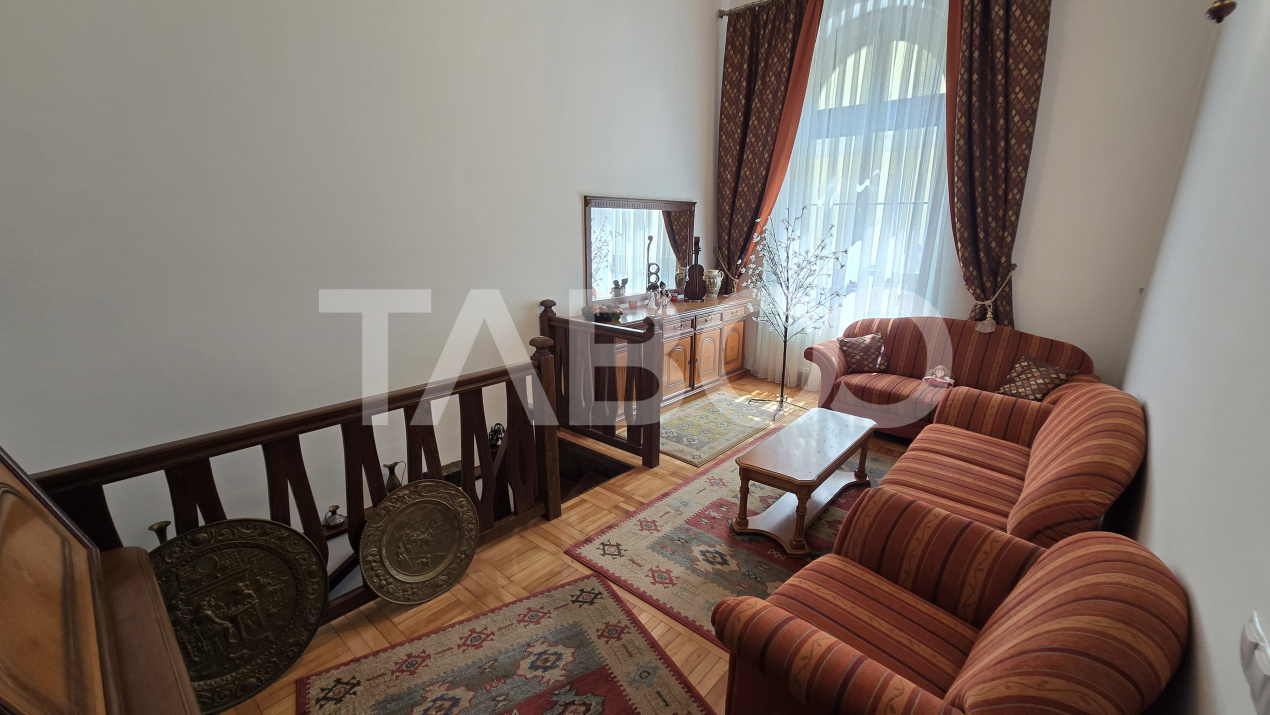 Apartament de vanzare 61mp 2 camere pretabil regim hotelier Piata Mare