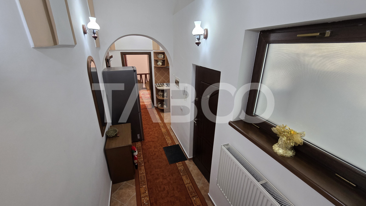 Apartament de vanzare 61mp 2 camere pretabil regim hotelier Piata Mare