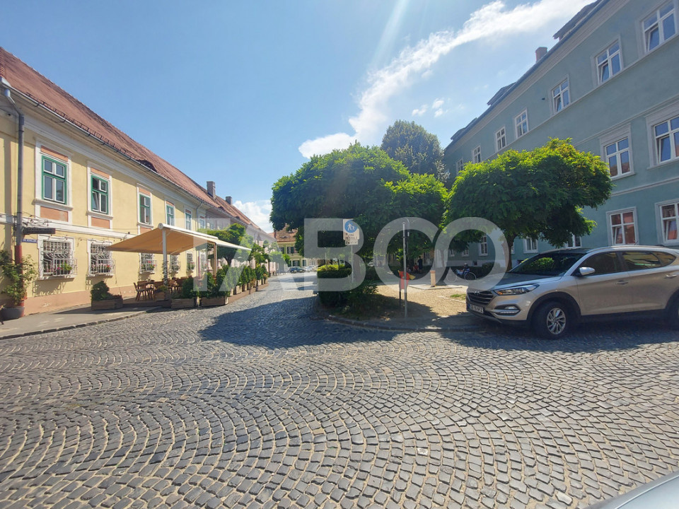 Apartament de vanzare 68 mpu 2 camere pivnita Centrul Istoric Sibiu 