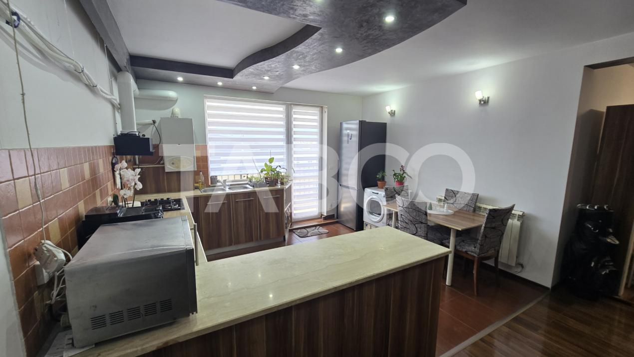 Apartament de vanzare 74mp 3 camere decomandate in zona Rahovei Sibiu