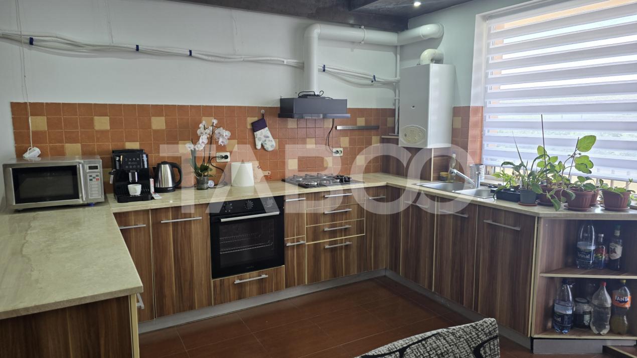 Apartament de vanzare 74mp 3 camere decomandate in zona Rahovei Sibiu
