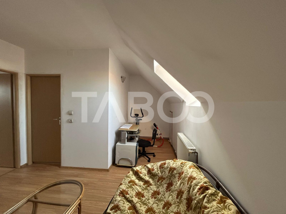 Apartament de vanzare 74mpu la mansarda in zona Terezian