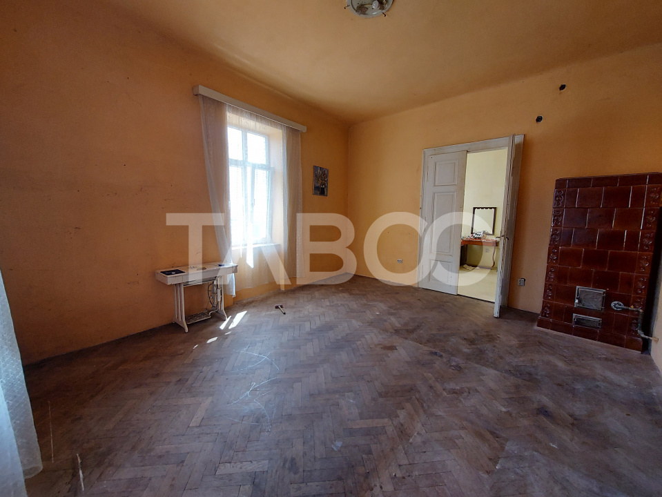 Apartament de vanzare 75 mpu 3 camere etaj 1 Centrul Istoric din Sibiu
