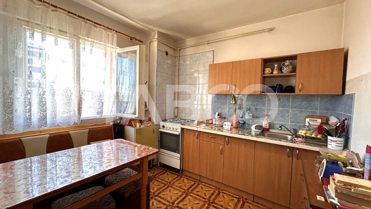 Apartament de vanzare 80 mpu cu 4  camere lift zona Centrala in Sibiu