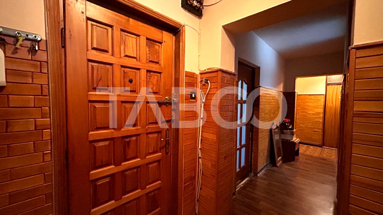 Apartament de vanzare 80 mpu cu 4  camere lift zona Centrala in Sibiu
