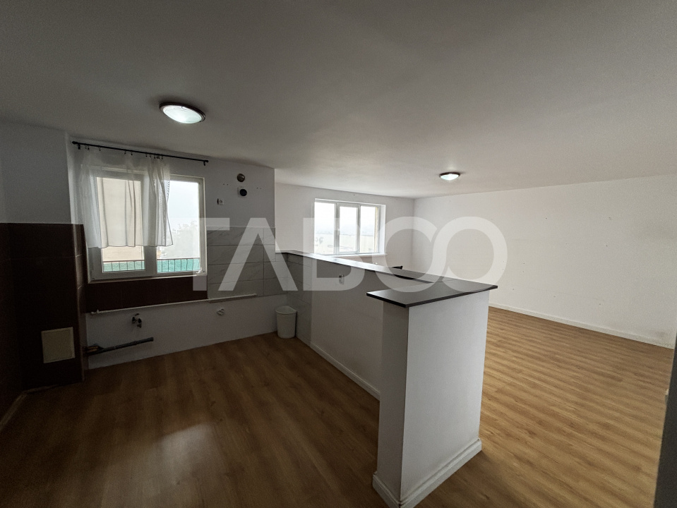 Apartament de vanzare 82 mp 3 camere doua balcoane Zona Rahovei