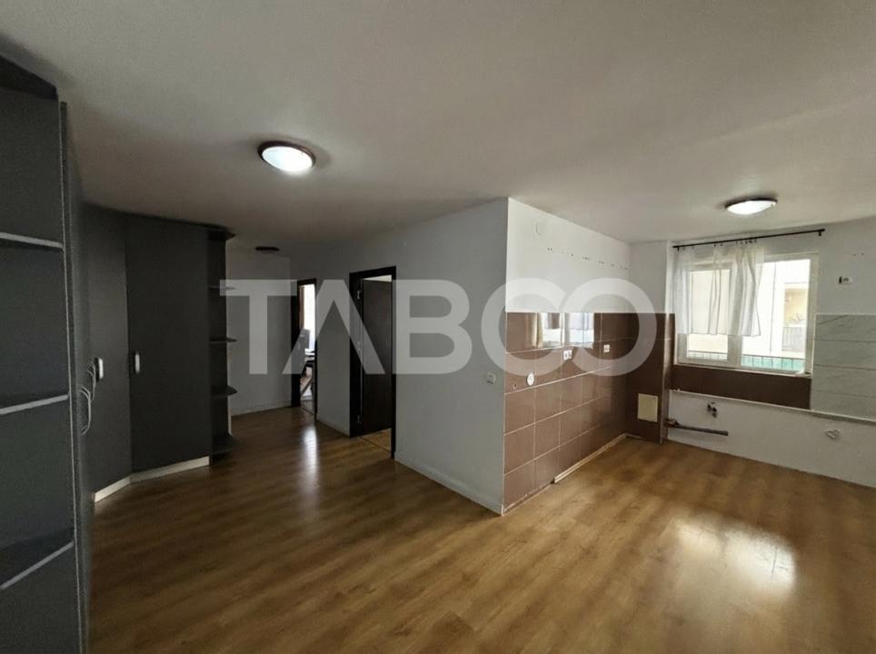 Apartament de vanzare 82 mp 3 camere doua balcoane Zona Rahovei