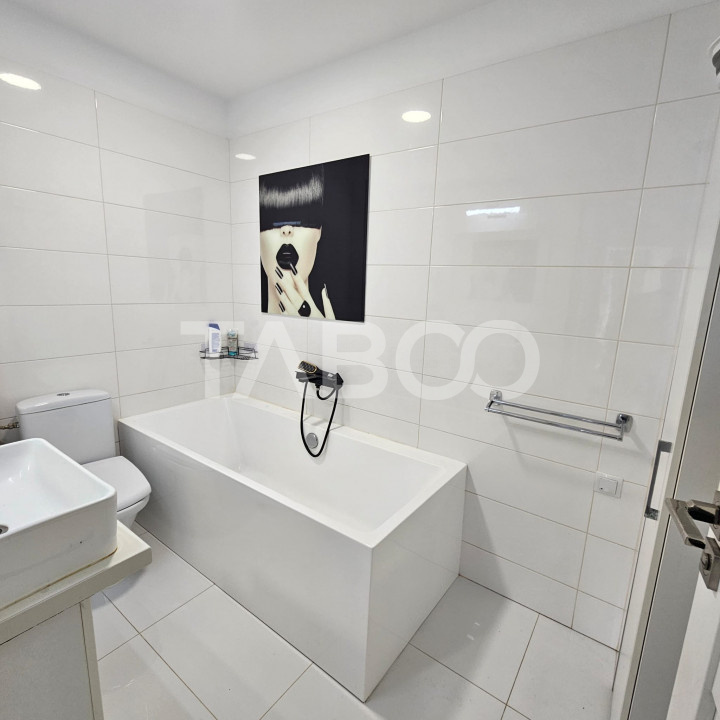 Apartament de vanzare 82 mp utili cu 3 camere 2 bai Doamna Stanca