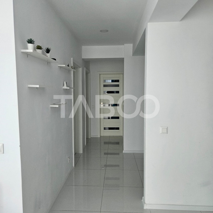 Apartament de vanzare 82 mp utili cu 3 camere 2 bai Doamna Stanca