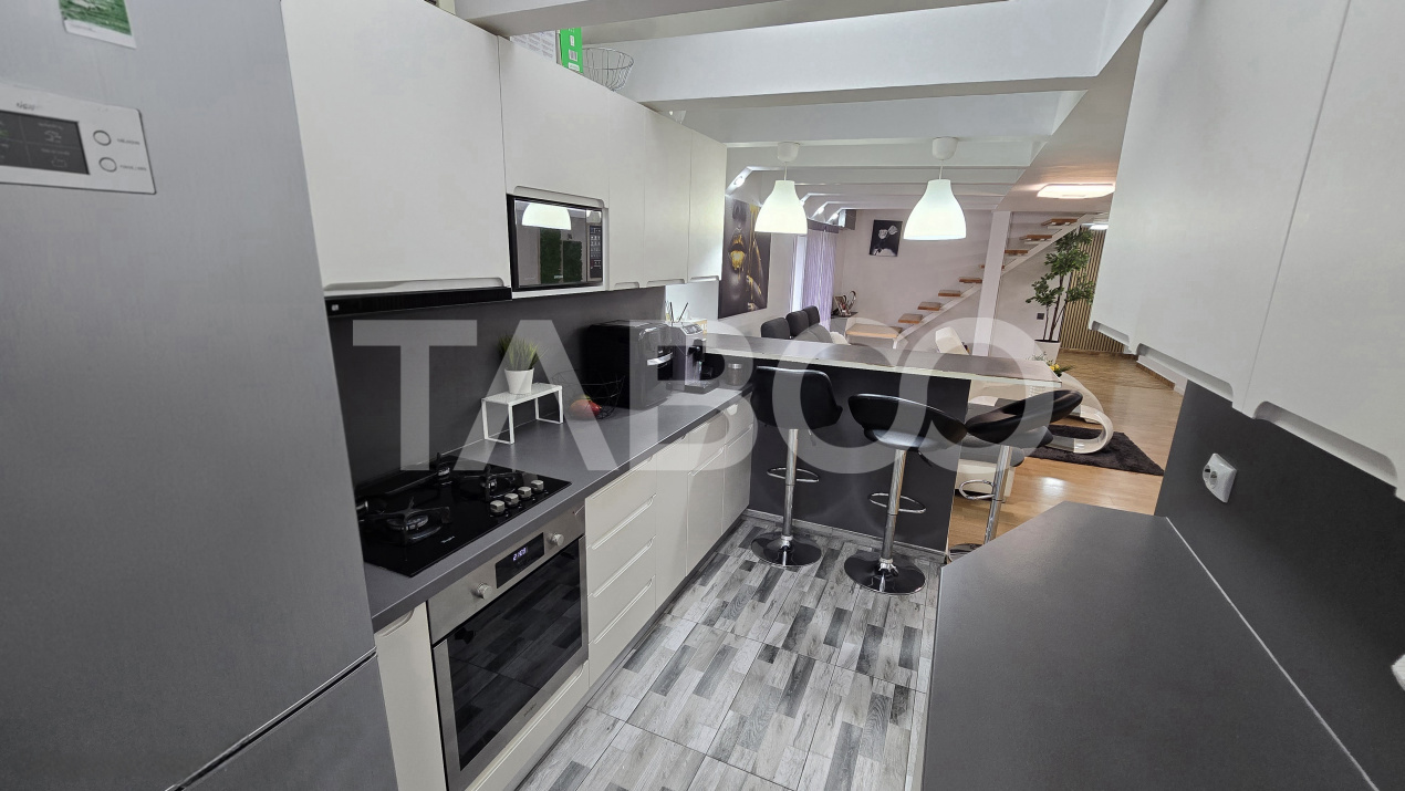 Apartament de vanzare 82mp 4 camere 2 bai in zona Rahovei Sibiu