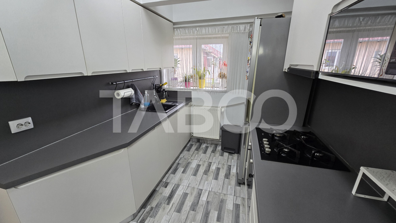 Apartament de vanzare 82mp 4 camere 2 bai in zona Rahovei Sibiu