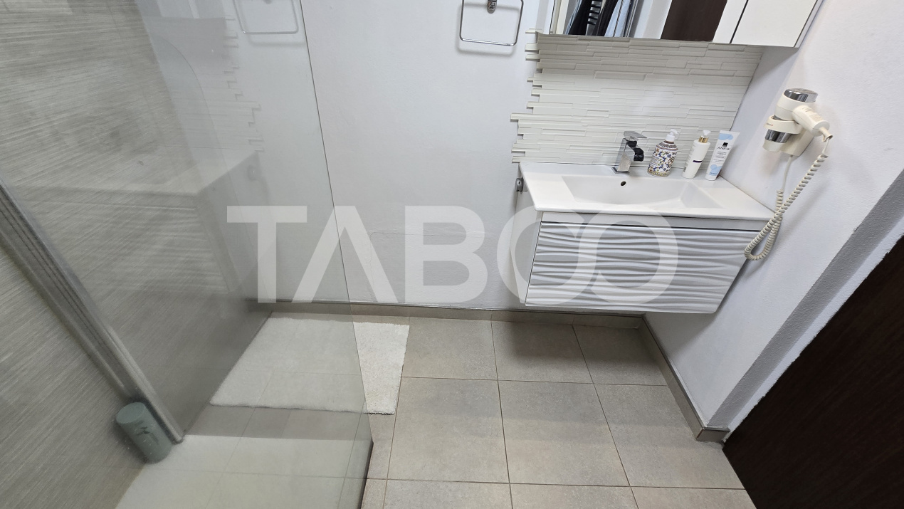 Apartament de vanzare 82mp 4 camere 2 bai in zona Rahovei Sibiu