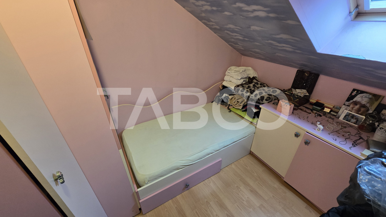 Apartament de vanzare 82mp 4 camere 2 bai in zona Rahovei Sibiu