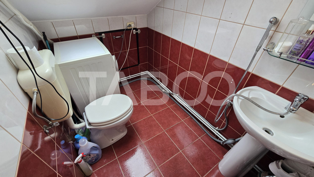 Apartament de vanzare 82mp 4 camere 2 bai in zona Rahovei Sibiu