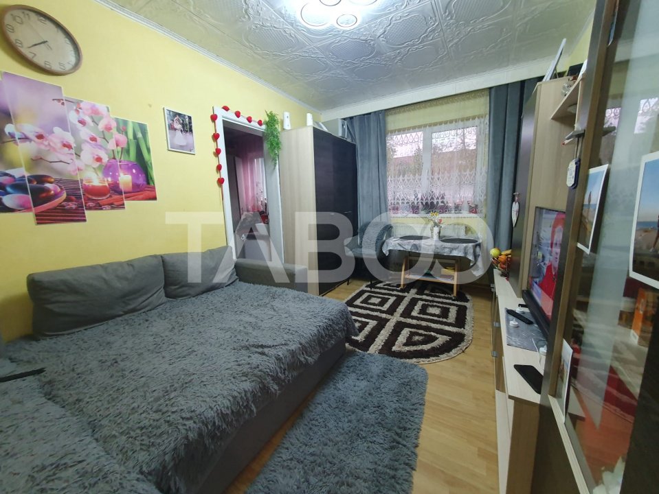 Apartament de vanzare cu 2 camere semidecomandat 40 mp utili in Fagaras - Narciselor