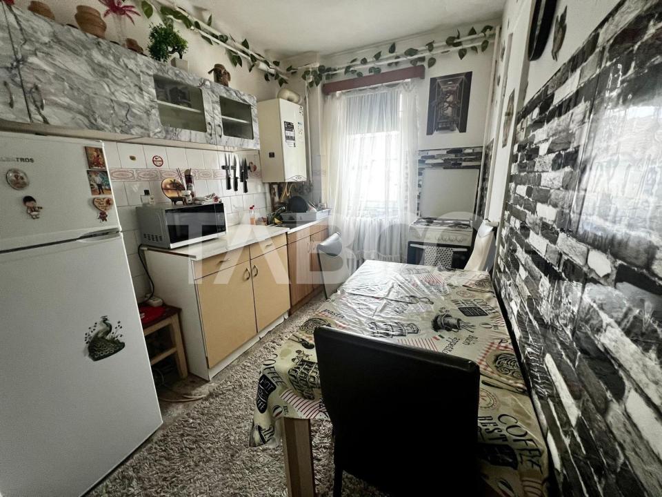 Apartament de vanzare cu 2 camere semidecomandat modern zona Rahovei