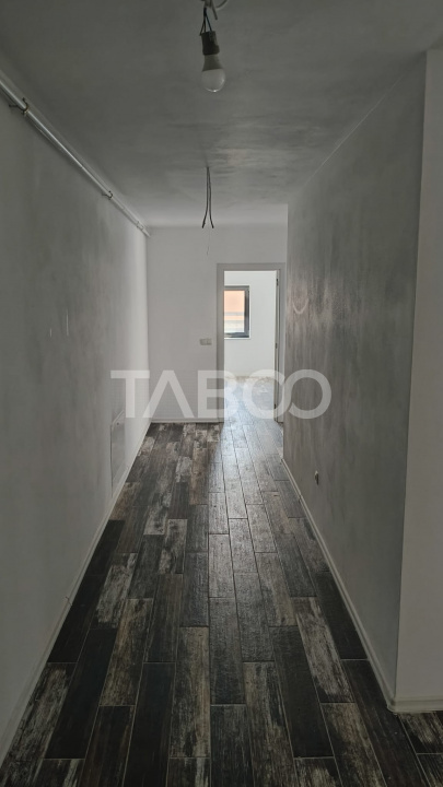 Apartament de vanzare cu 2 camere si curte proprie in bloc nou