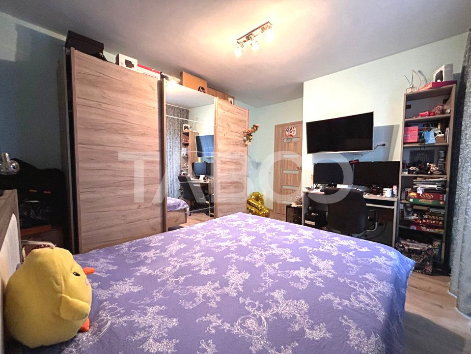 Apartament de vanzare cu 3 camere 2 bai 2 balcoane pivnita si parcare