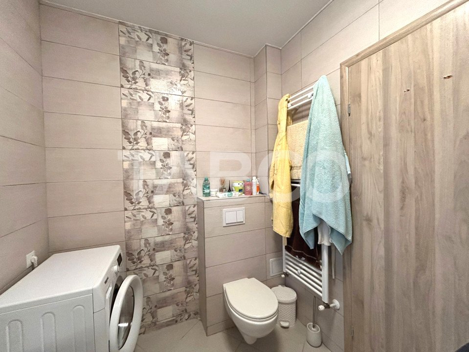 Apartament de vanzare cu 3 camere 2 bai 2 balcoane pivnita si parcare