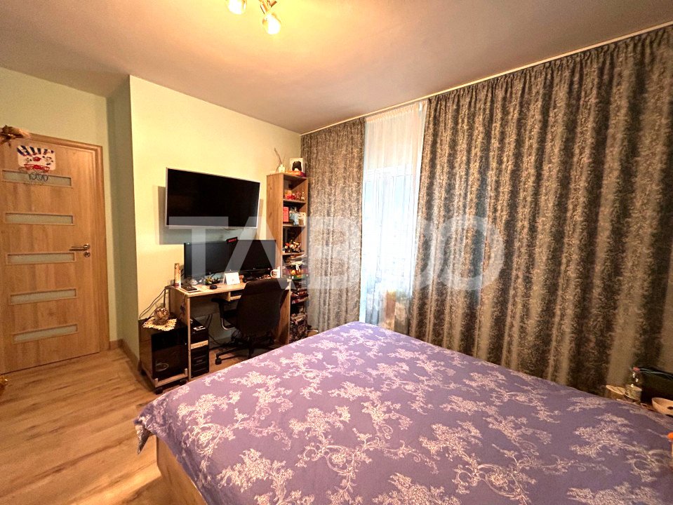 Apartament de vanzare cu 3 camere 2 bai 2 balcoane pivnita si parcare