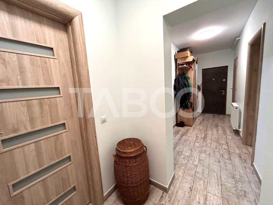 Apartament de vanzare cu 3 camere 2 bai 2 balcoane pivnita si parcare